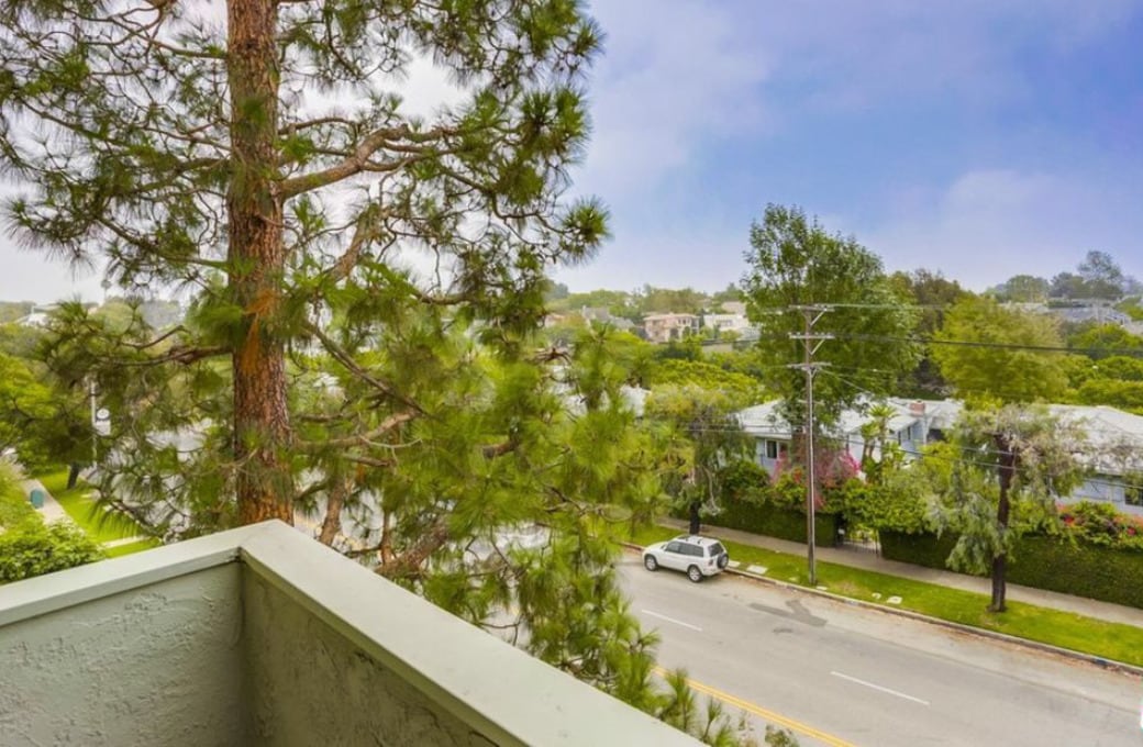 Outside View - 16169 Sunset Blvd