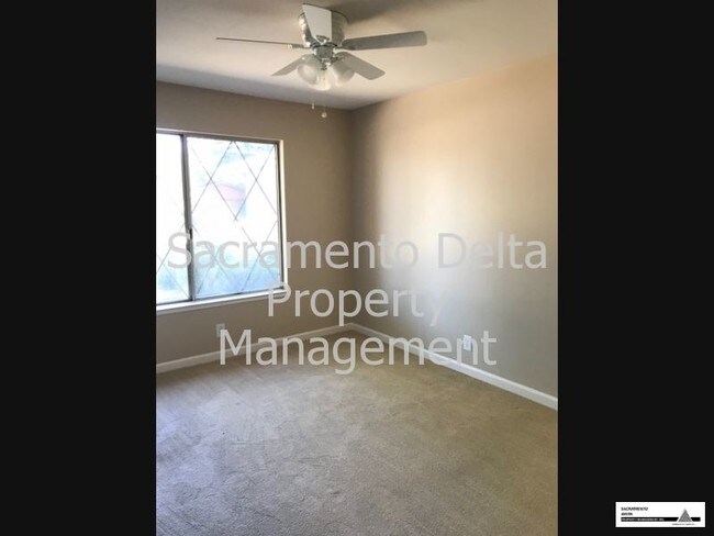 Building Photo - 8424 Mediterranean Way
