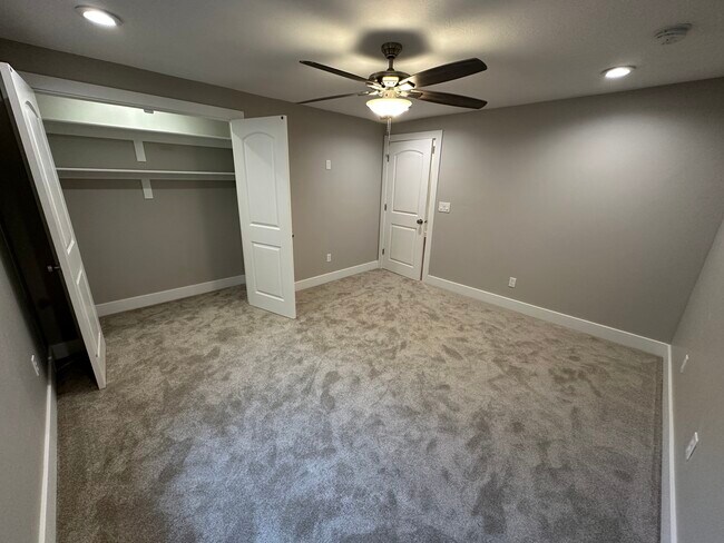 Building Photo - Wyatt Earp Ave - Single Family HOme