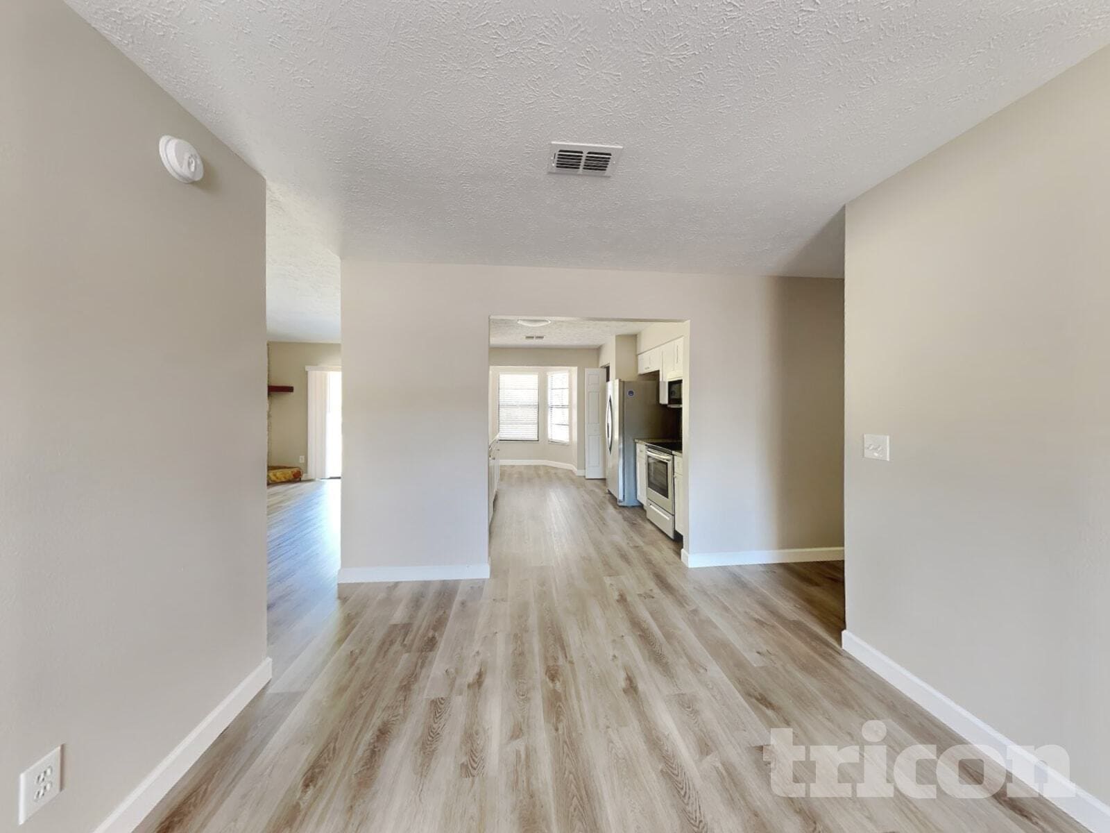 Building Photo - 23515 Shining Star Dr