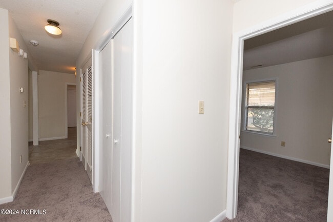 Building Photo - 111 Cherrywood Ct