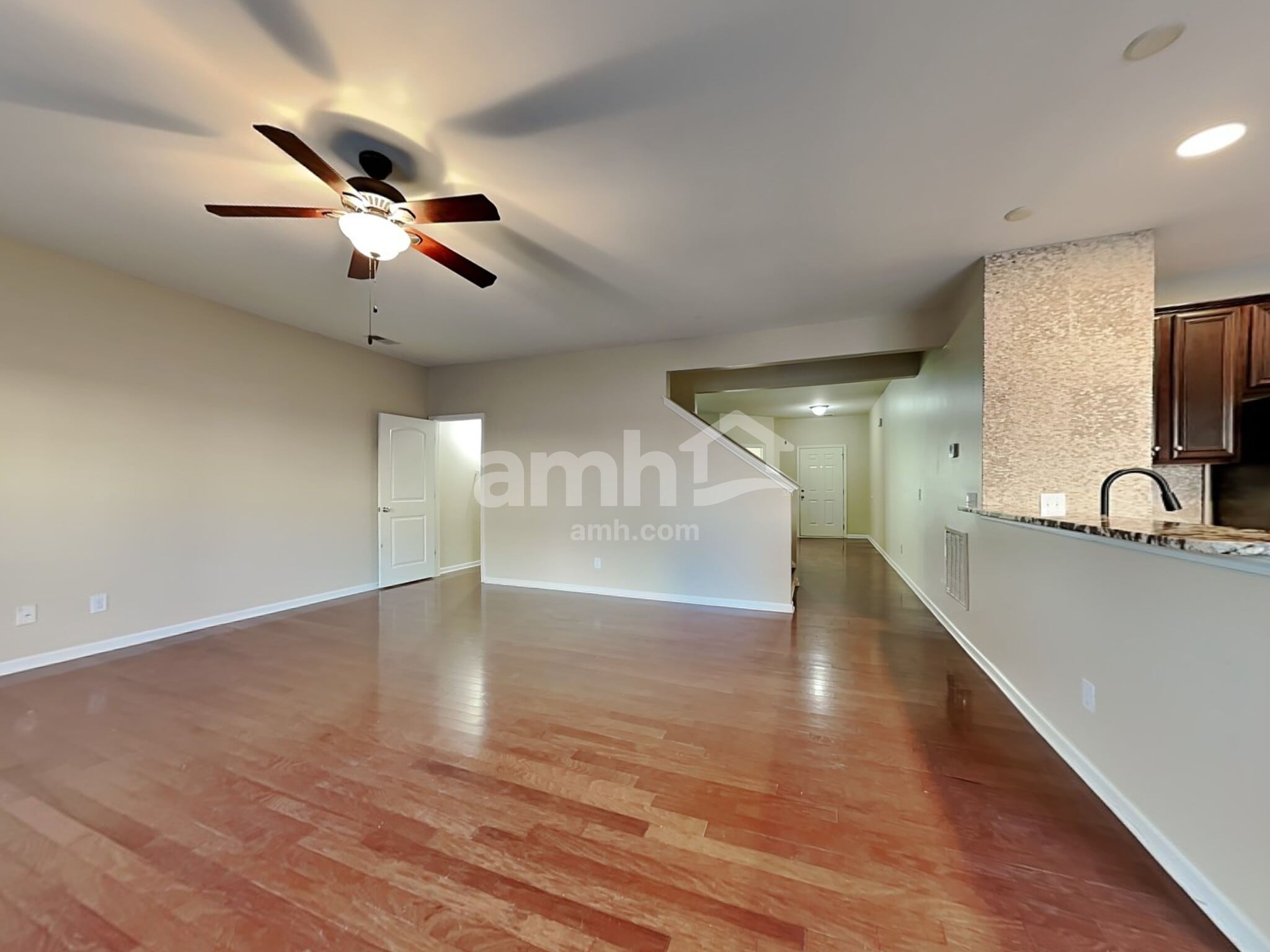 Building Photo - 298 Scarlett Ln