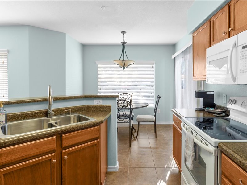 Building Photo - 1295 N Ash St