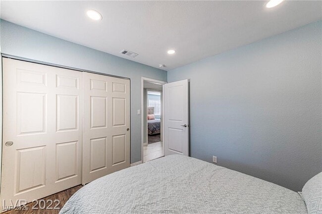 Building Photo - 6420 W Alomar Ave