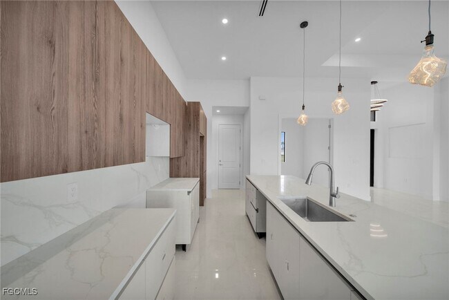 Building Photo - 2540 NW 6th Terrace