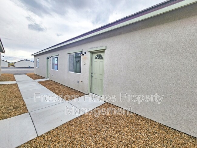 Building Photo - 1340 Arrowhead St