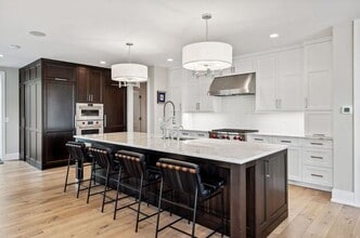 Building Photo - Naperville