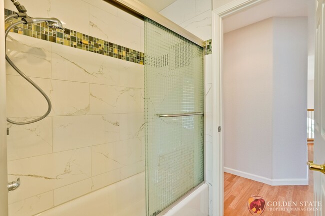 Building Photo - Comfort & Convenience in Santa Clara – Fre...