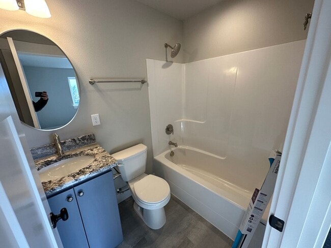 Building Photo - 00430-400 NW 7th AVE