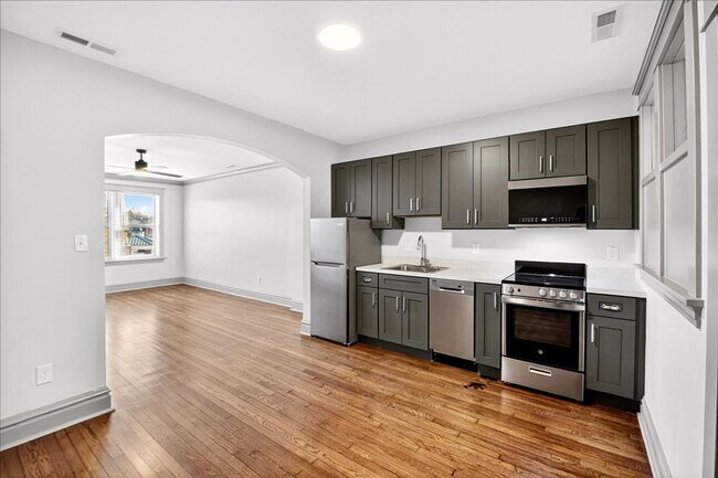 Building Photo - Pizza Prynce