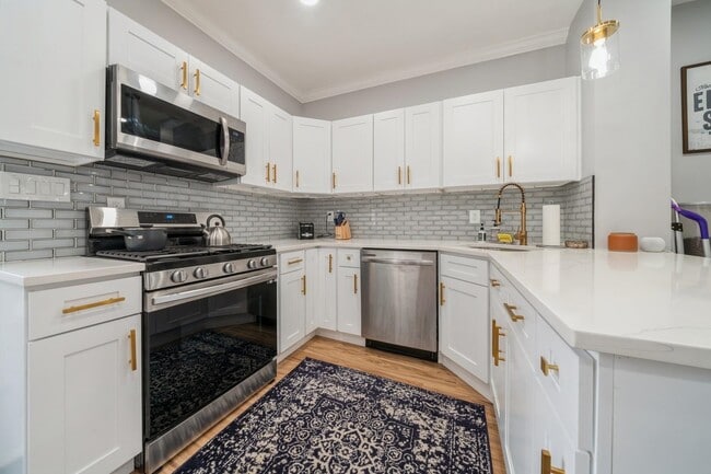 Building Photo - 318 2nd St