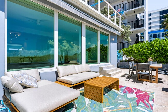 Building Photo - 604 N Ocean Blvd
