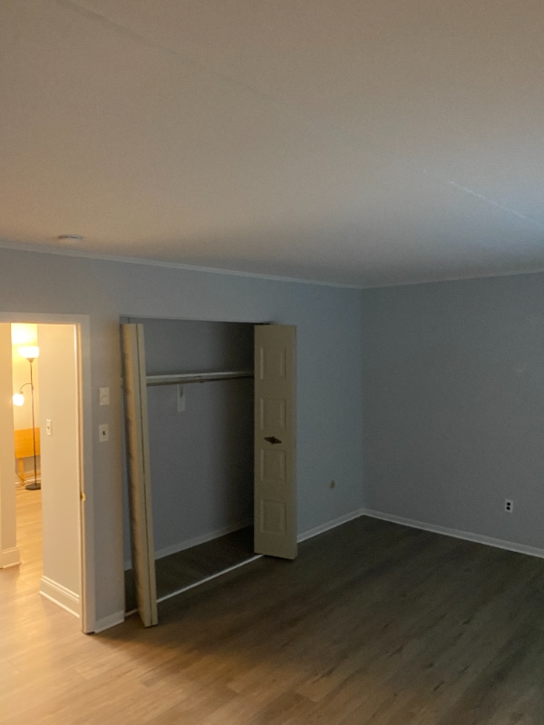 Building Photo - 131 Dutton St