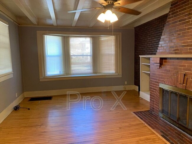 Building Photo - 401 S Jackson Ave