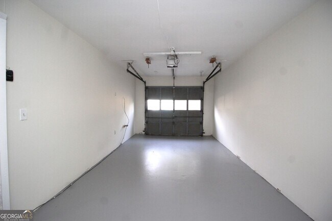 Building Photo - 330 Knoll Ridge Ct