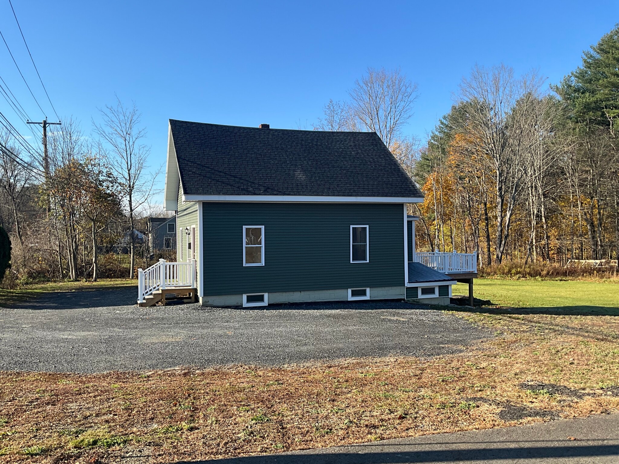 Building Photo - 450 Riverside Dr