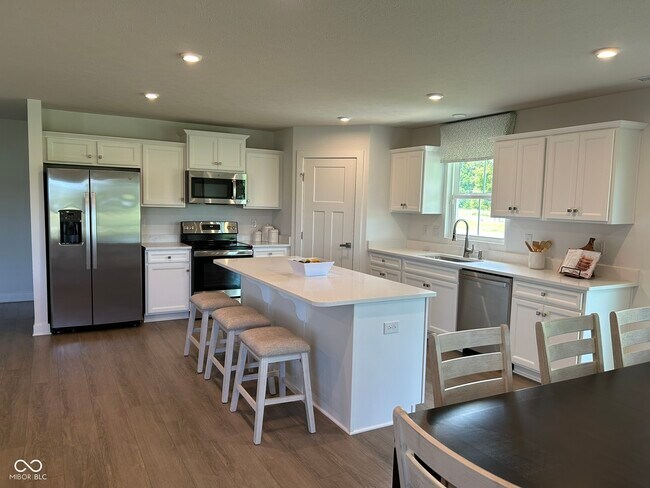 Building Photo - 982 Independence Dr