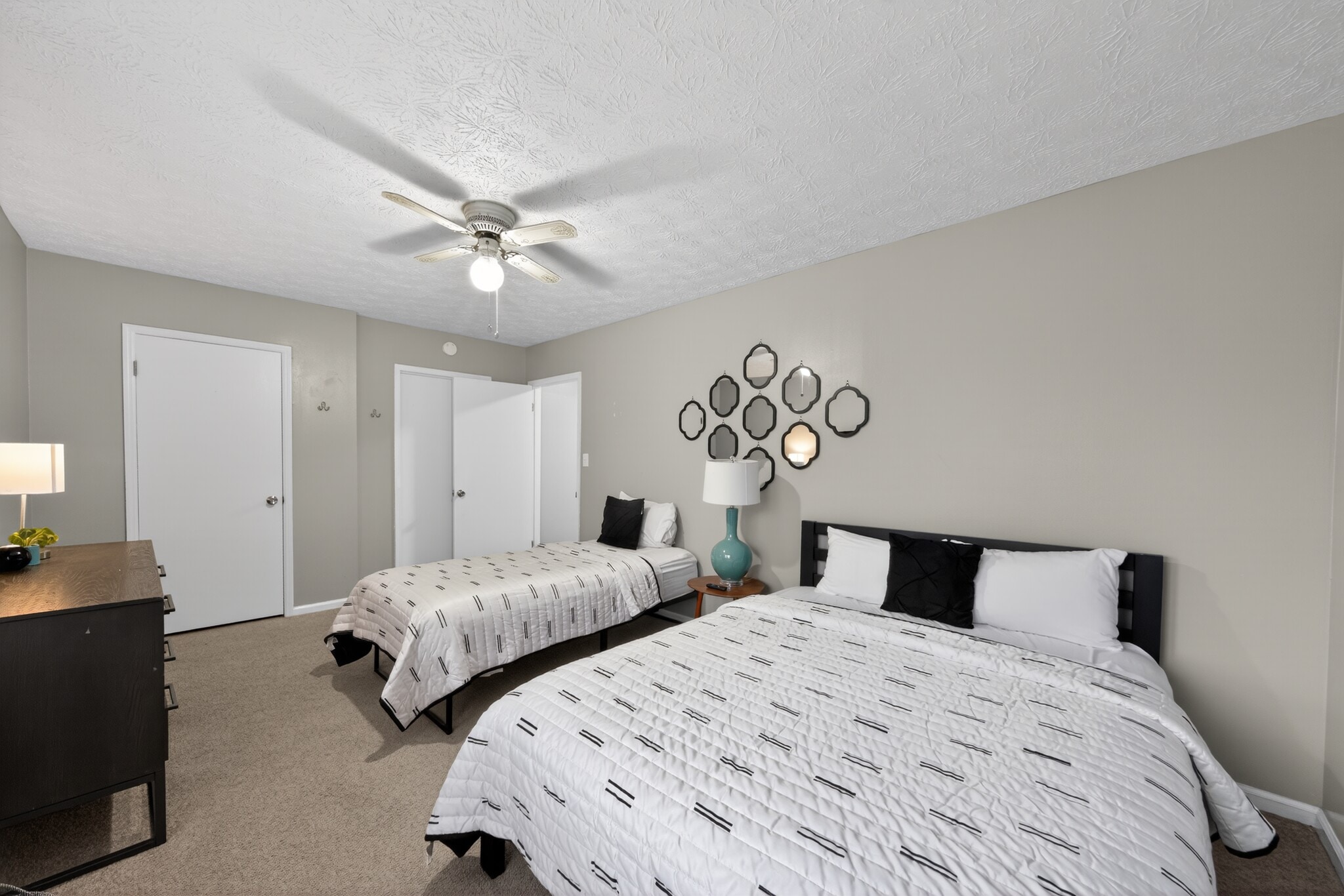 Building Photo - 534 Oak Meadow Ln