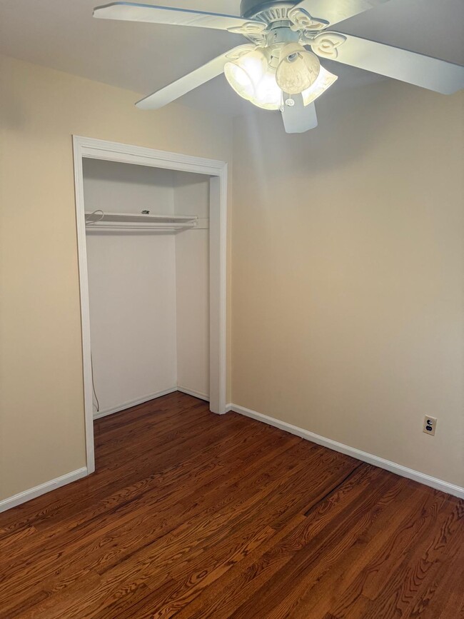 Building Photo - 26 Meadow Ave