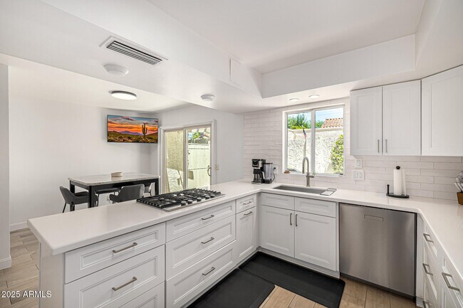 Building Photo - 7345 E Keim Dr