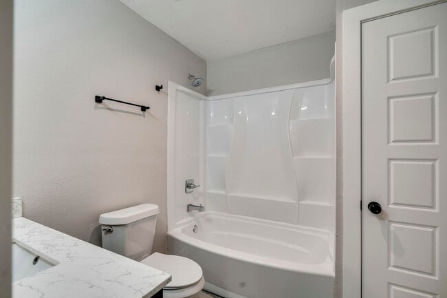 Building Photo - 349 Will Rogers Dr
