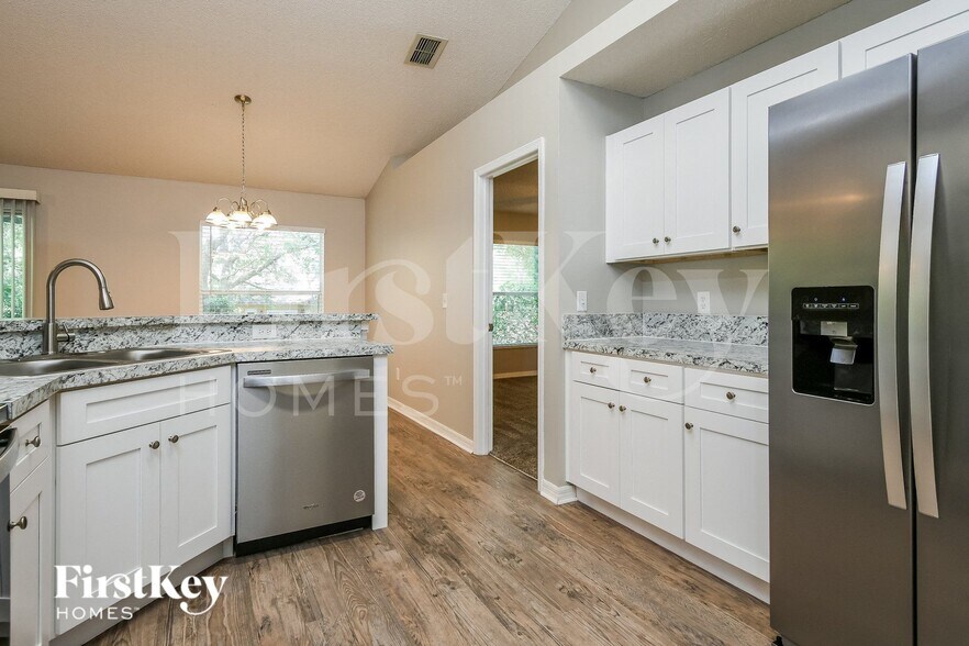 Building Photo - 1254 Kenworth Dr