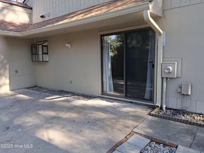 Building Photo - 67 Quarterdeck