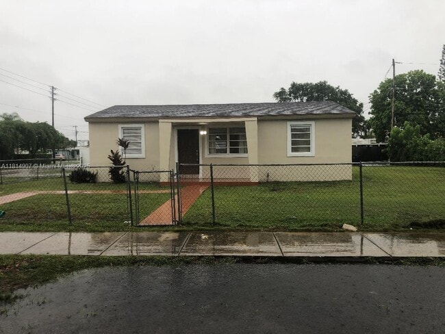Primary Photo - 10141 SW 38th Terrace