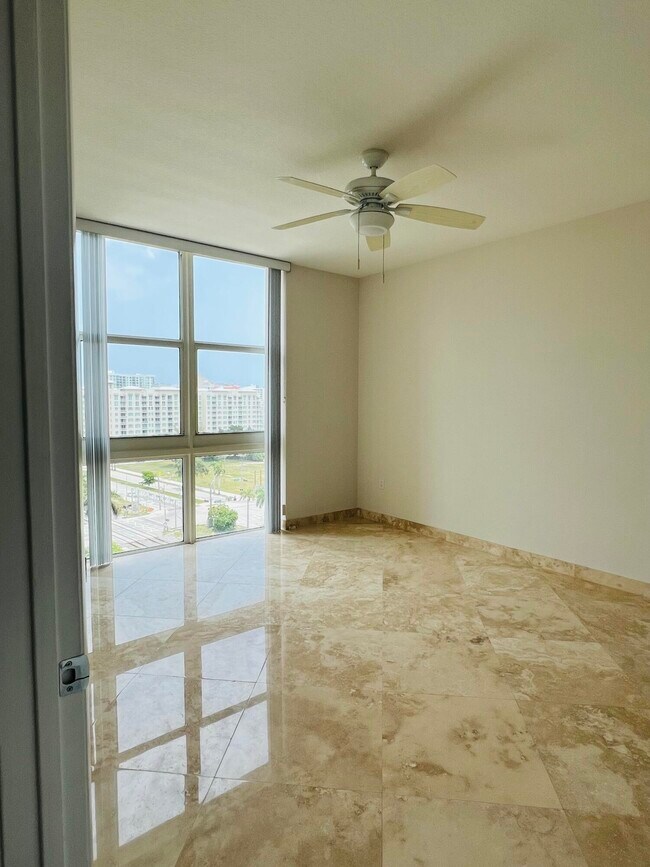 Building Photo - 550 Okeechobee Blvd