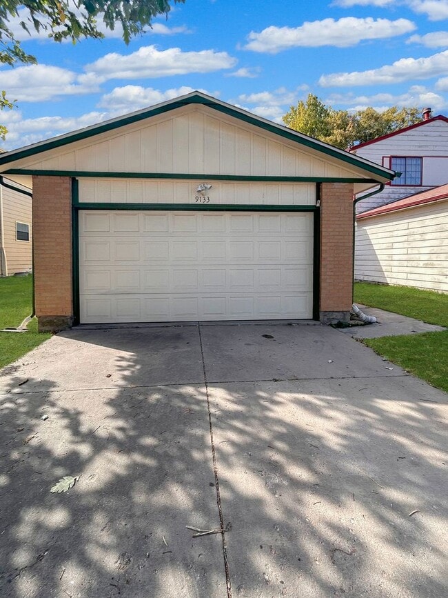 Building Photo - $0 DEPOSIT OPTION. CENTRALLY LOCATED 4 BEDROOM SPLIT LEVEL HOME IN WESTMINSTER!