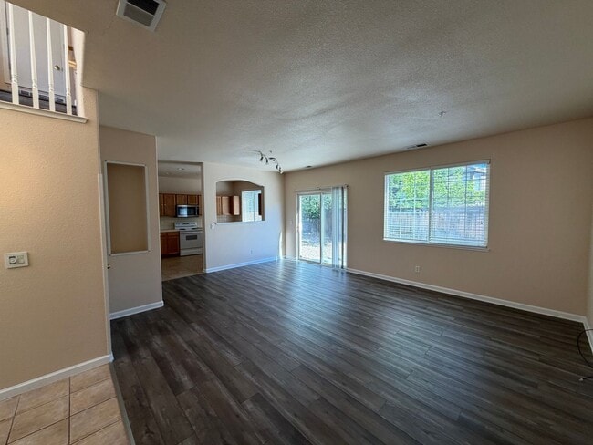 Building Photo - 2371 Roman Dr