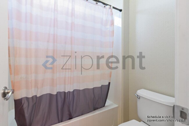 Building Photo - Unit