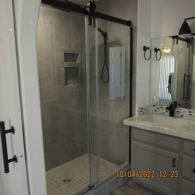 Building Photo - 970 San Juan Ln
