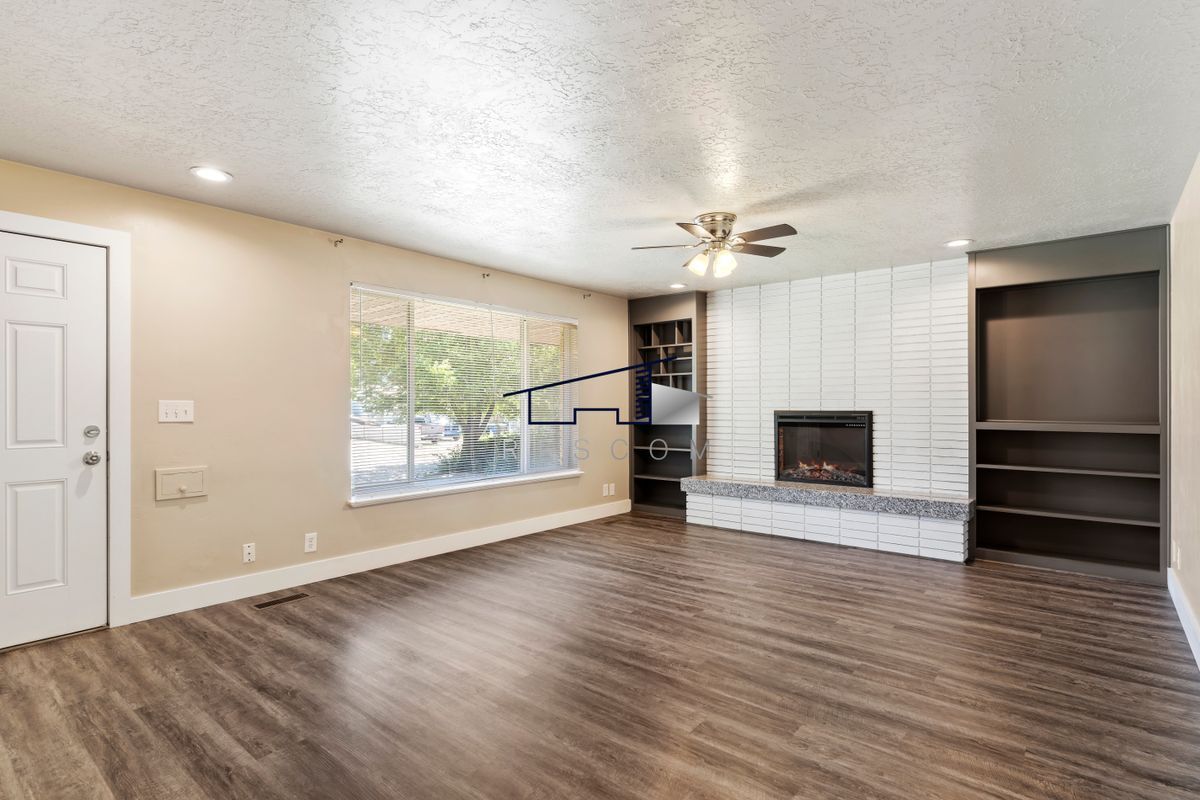 Building Photo - 1334 Henderson Dr