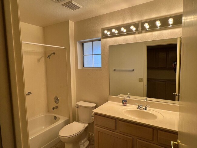 Building Photo - 2516 Sunup Dr