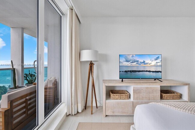 Building Photo - 102 24th St