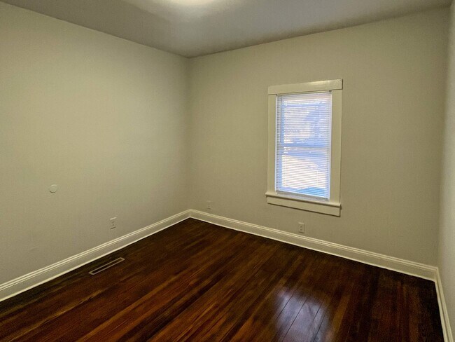 Building Photo - Beautifully Updated 3 Bed 2 Bath Haymount Home