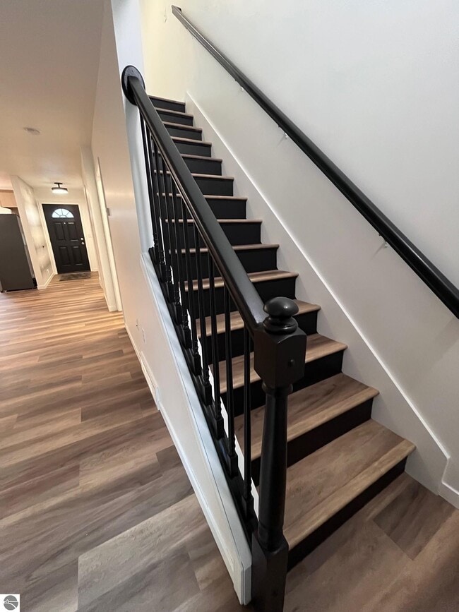 Building Photo - 1495 Newport St