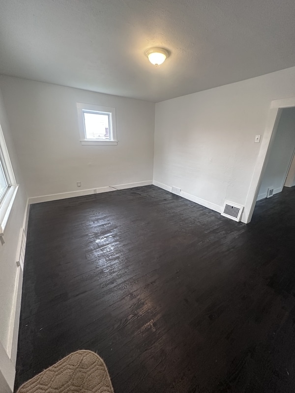 Building Photo - 3229 W 32nd St