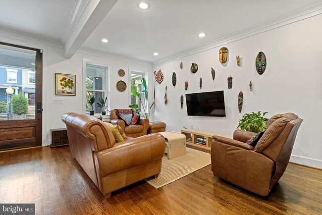 Building Photo - 1928 First St NE