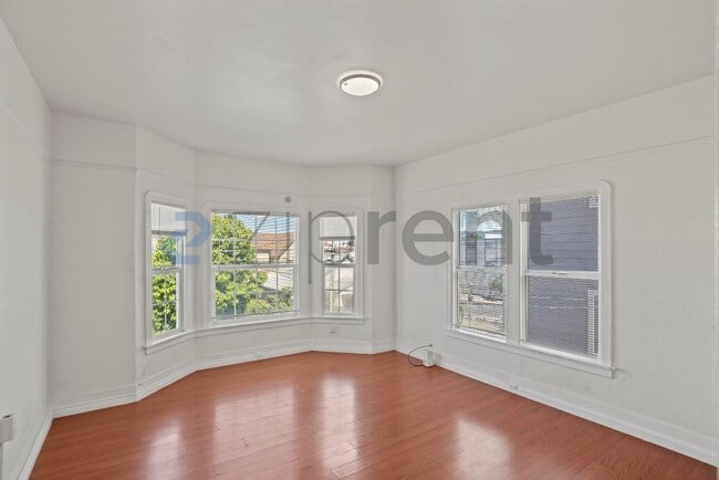 Building Photo - 1532 8th Ave