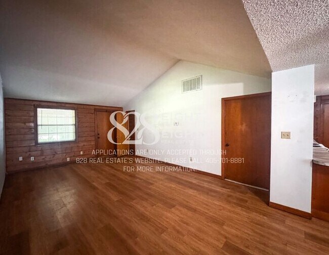 Building Photo - *AVAILABLE NOW!* 2 BED/1 BATH COZY LOG CABIN DUPLEX IN NOBLE, OK!