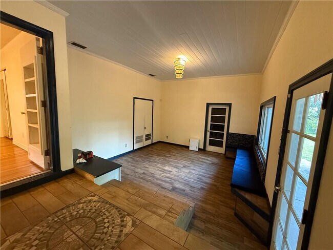 Building Photo - 2772 N Grafhill Dr