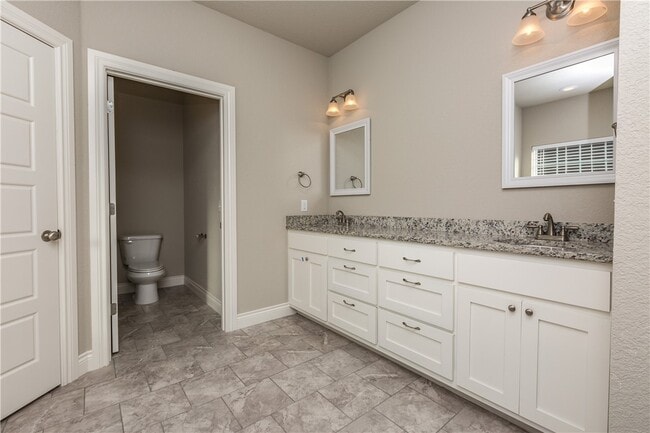 Building Photo - 1511 Abbey Ln