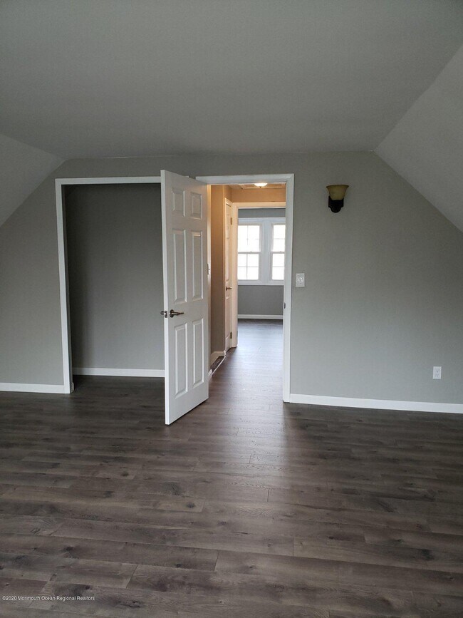 Building Photo - 5 Woodford Ln