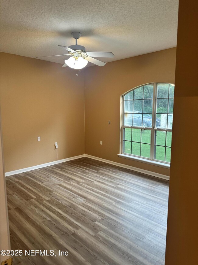 Building Photo - 5480 Cutwater Ln S