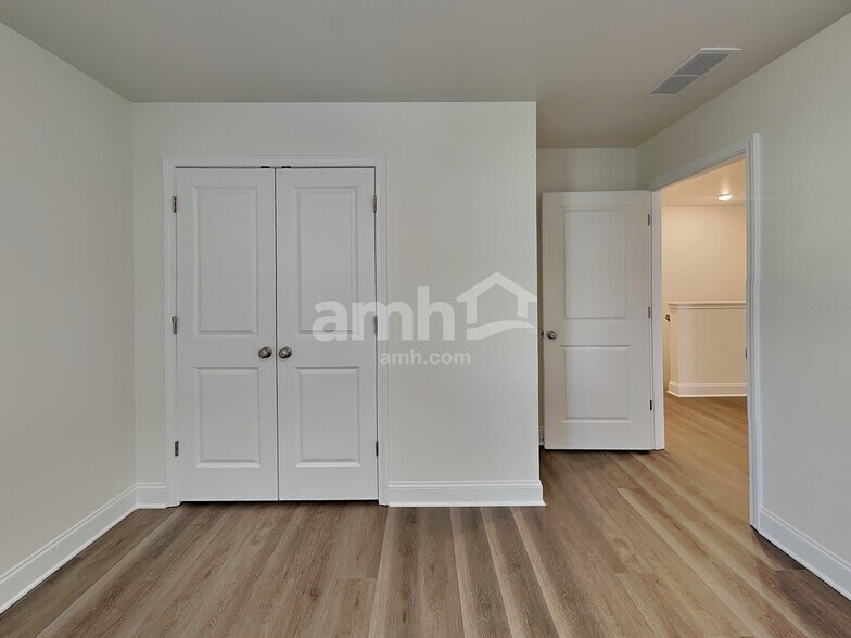 Building Photo - 3672 Creek View Cir