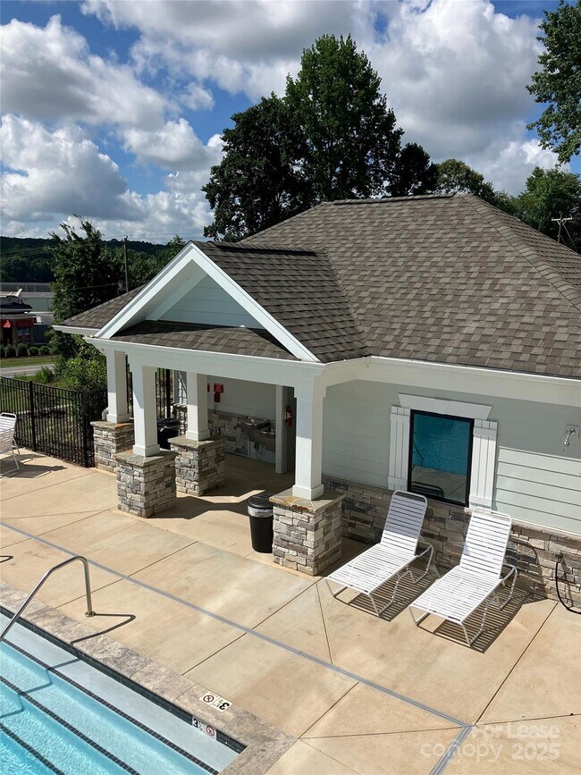 Building Photo - 4455 Reed Crk Dr