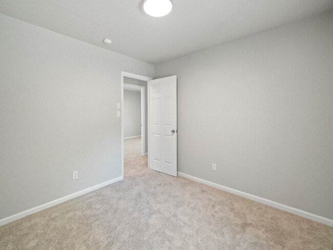Building Photo - 128 Sunset Ln