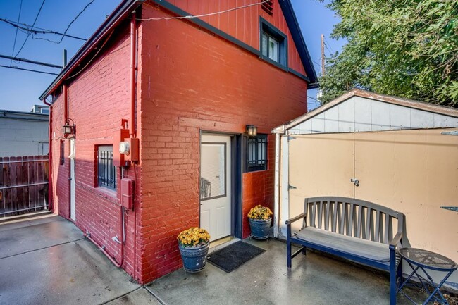 Primary Photo - Cozy 1 bedroom updated brick cottage home!